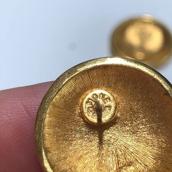 Vintage Monet Button Earrings Cream Ivory Enamel Gold Abstract 7/8 Inch - Picture 4 of 7